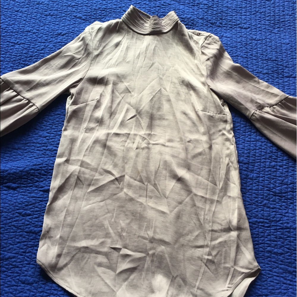 H&M women's Gray Blouse