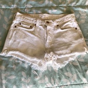 Cute white Levi shorts