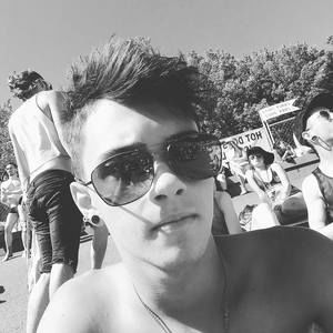 Meet your Posher, Nicholas