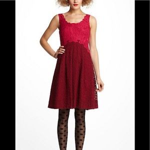 Burgundy two-tone lace knee-length dress