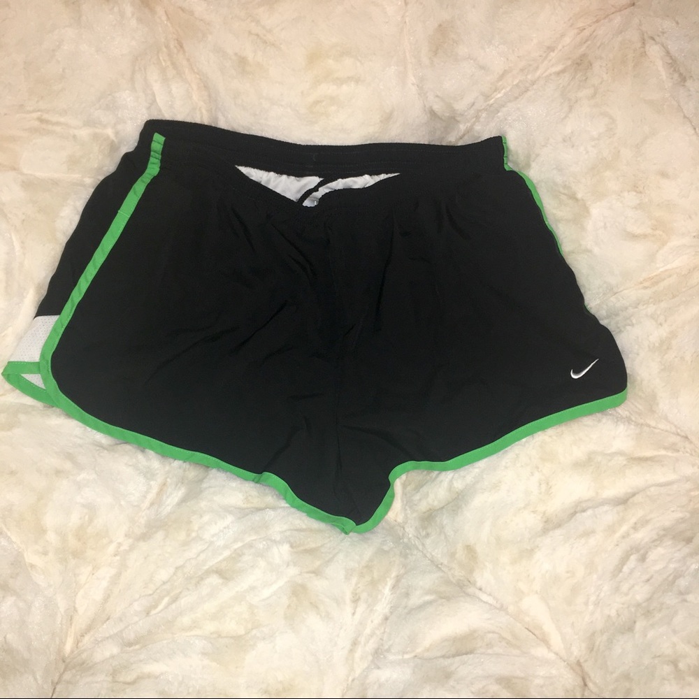 Nike Dri Fit Running Short Black and Green 💗