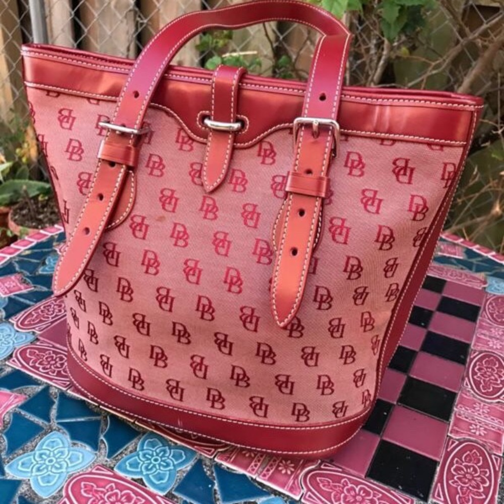 Women's Red Dooney and Bourke leather tote bag