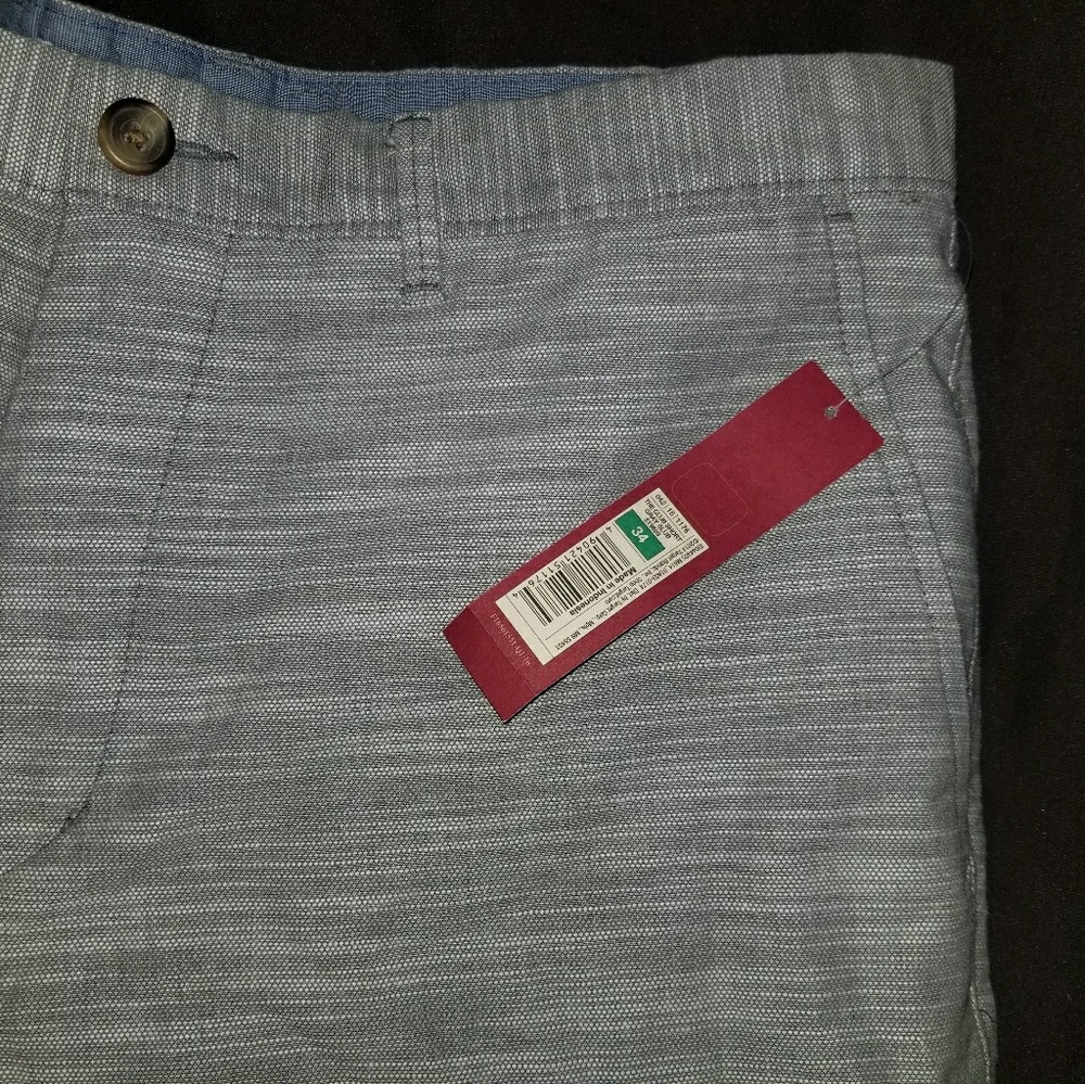 Shorts - Picture 3 of 5