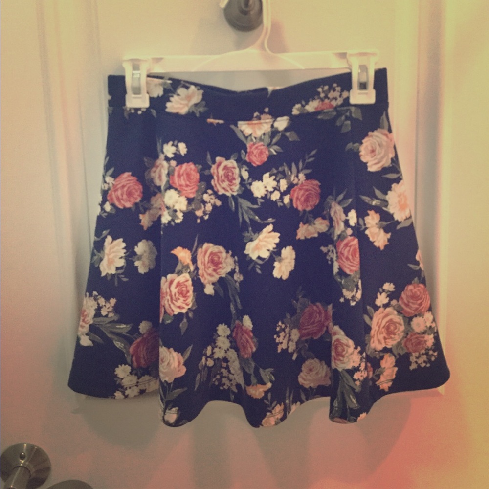 Forever 21 skirt. Navy blue with flowers.
