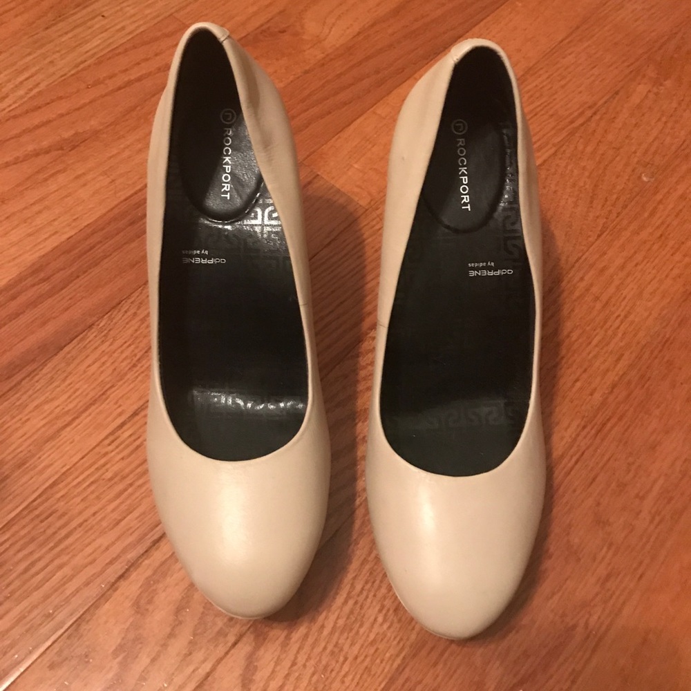 BEST OFFER ACCEPTED- Beige Rockport heels