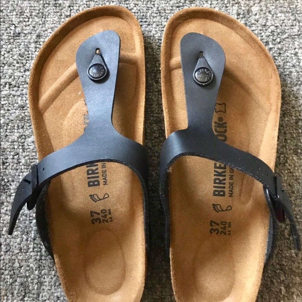 NWOT size 37 black Birkenstock's Gizeh