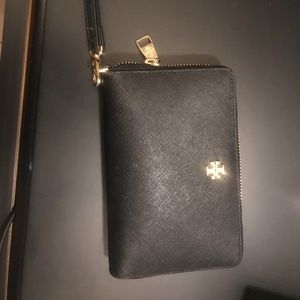 Tory burch wallet with wristlet