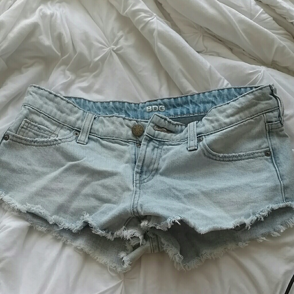 BDG low rise 🐬 hem shorts