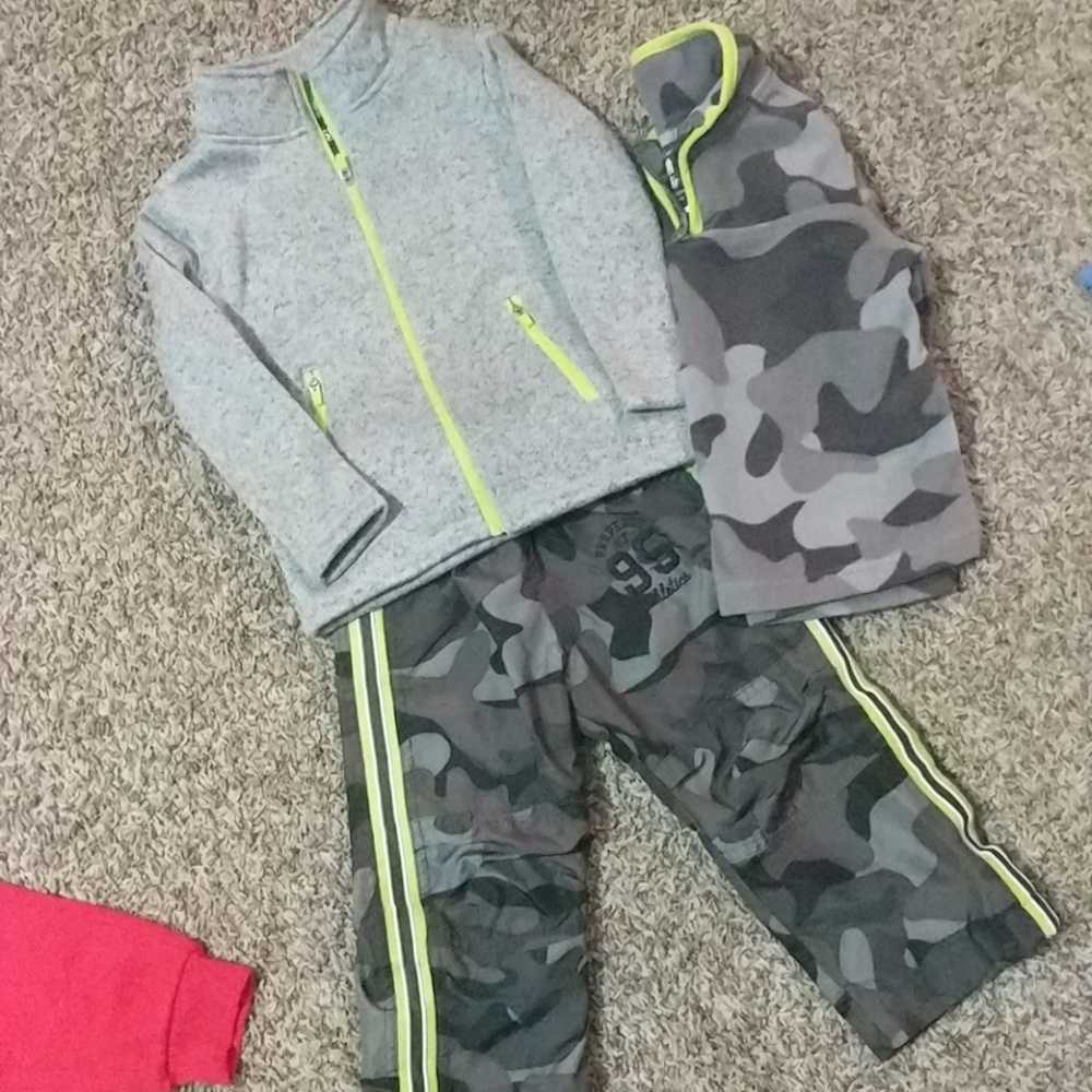 Toddler boy Oshkosh outfit.