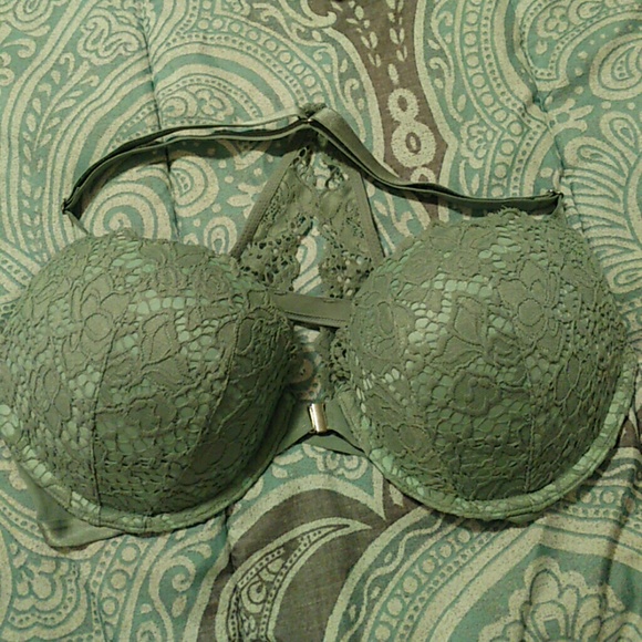 Victoria's Secret - Picture 1 of 3