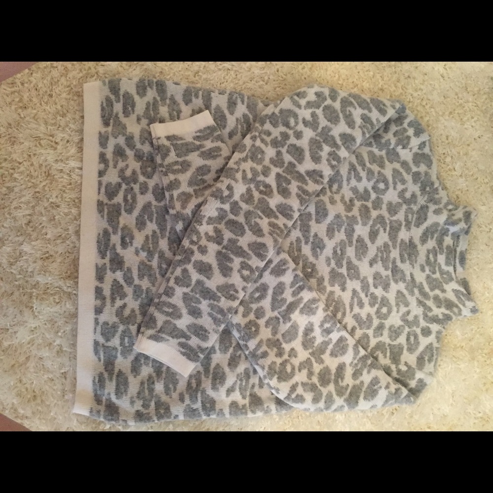 Gorgeous print sweater