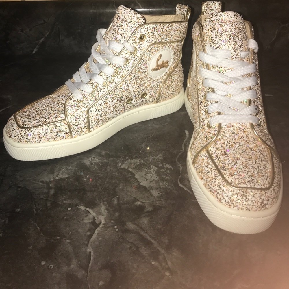 Gorgeous gently worn sneakers