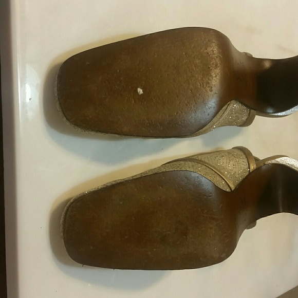 Shoes - Picture 3 of 4