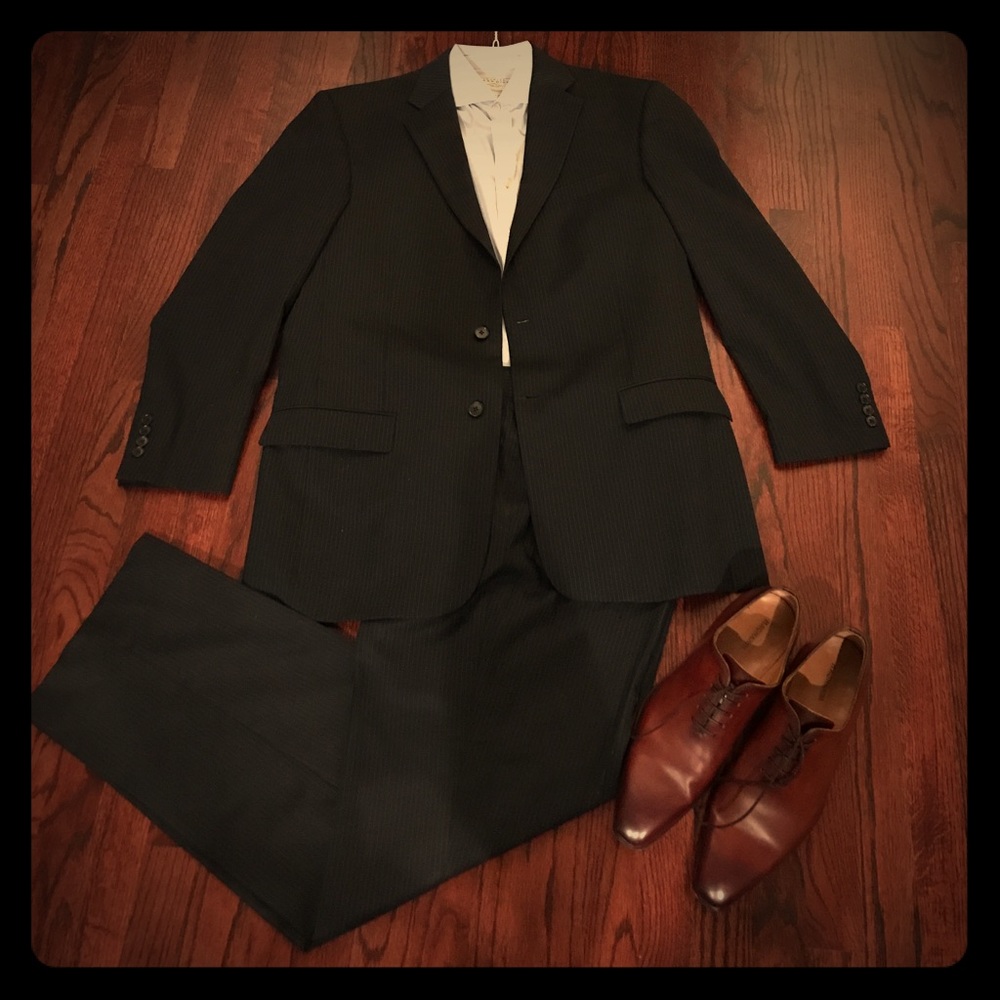 Perry Ellis two piece navy blue pinstripe suit