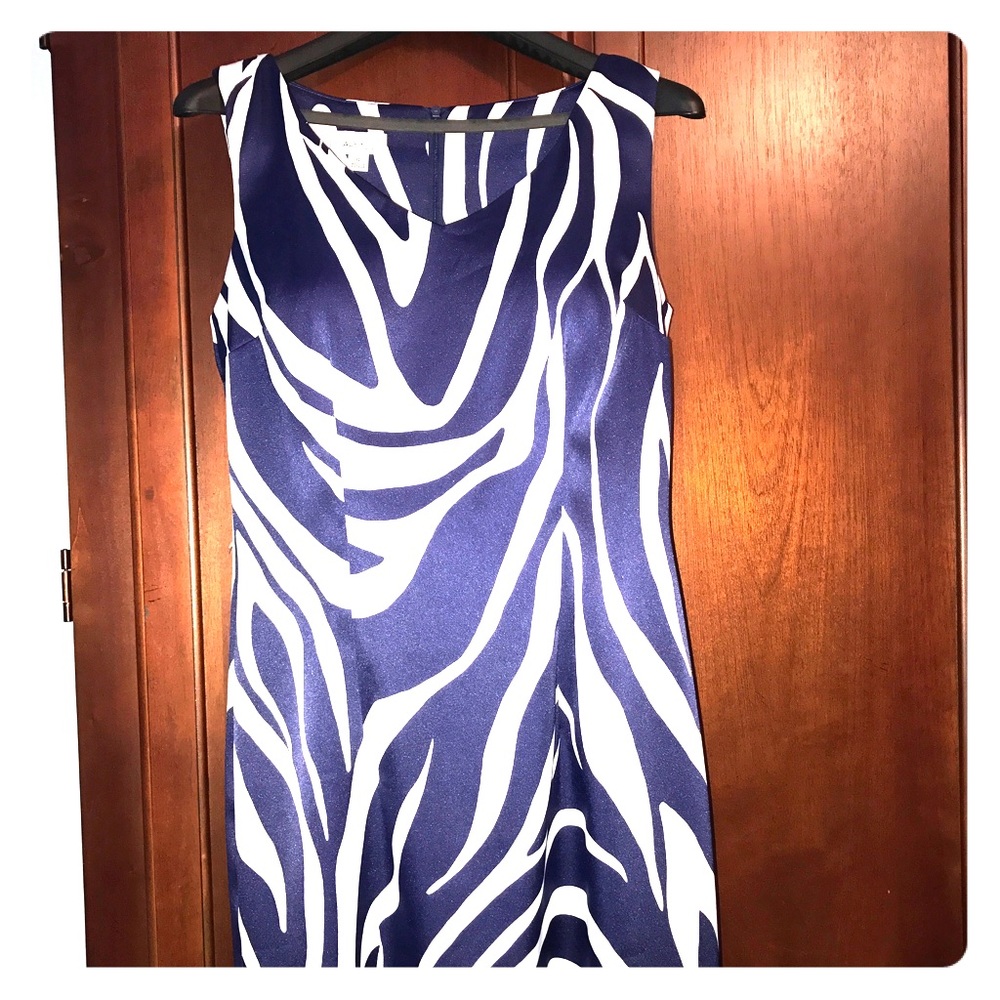 Dark blue and white zebra print casual dress.