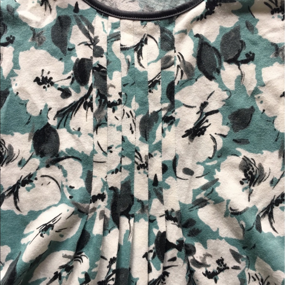 AE Floral Tank - Picture 3 of 3