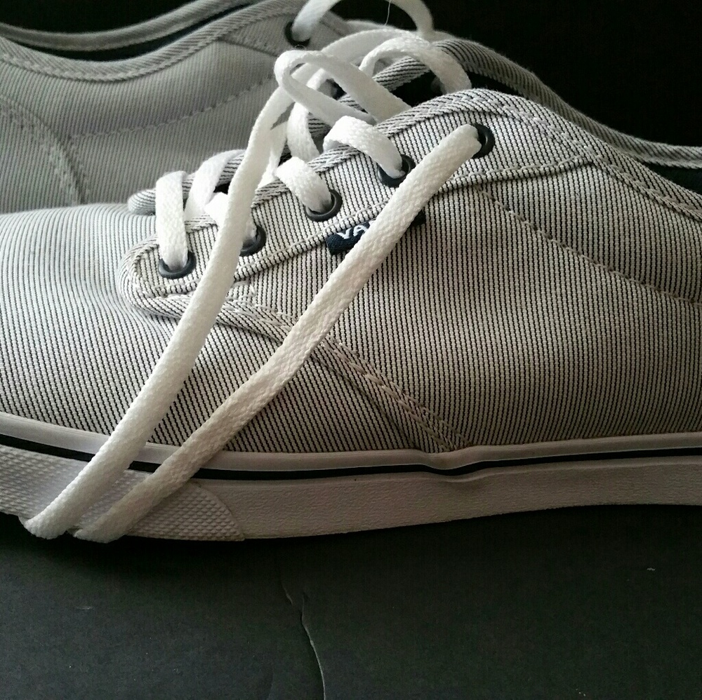 VANS WOMEN'S SHOES BLUE AND WHITE STRIPES SIZE 7.5