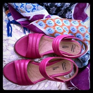 Clarks 7.5Platform Leather Sandal Hot Pink 👙$25