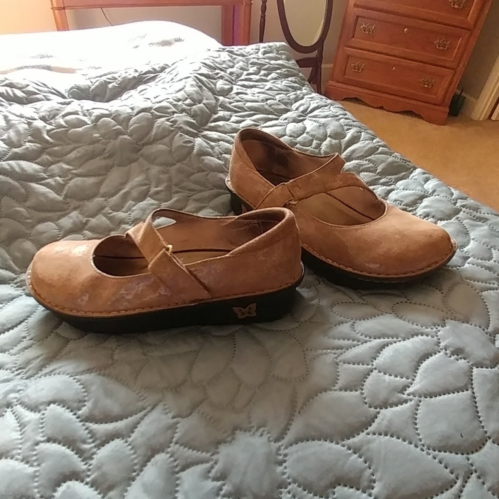 Algeria shoes