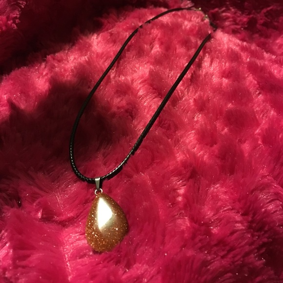 Stone and heart shaped necklaces - Picture 2 of 5