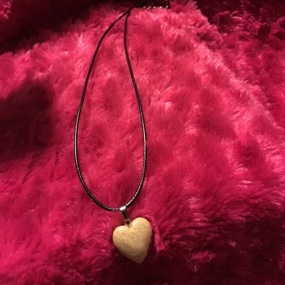 Stone and heart shaped necklaces - Picture 3 of 5