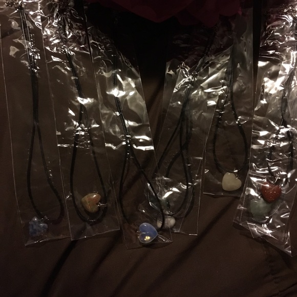 Stone and heart shaped necklaces - Picture 5 of 5