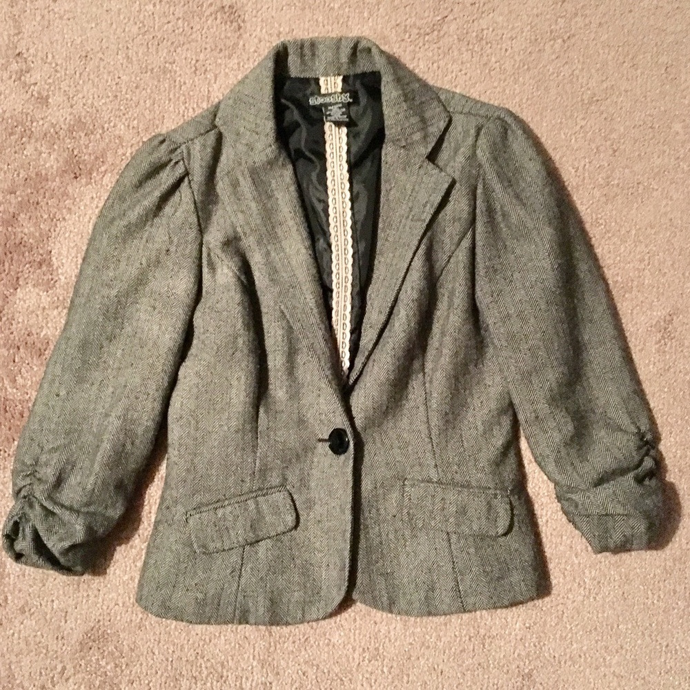 Stooshy Ruched Sleeve Blazer