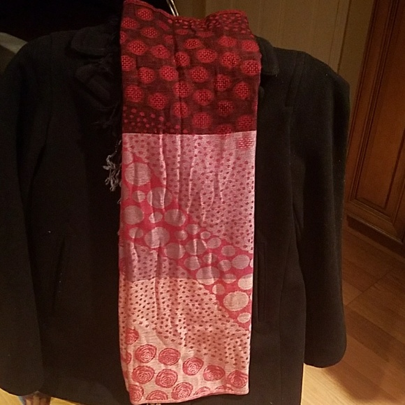 Stunning Scarf / wrap florals and geometrics - Picture 2 of 3