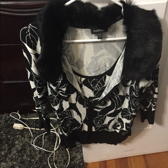 Bebe 2 piece sweater with fur - Picture 1 of 4
