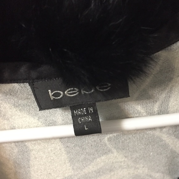 Bebe 2 piece sweater with fur - Picture 2 of 4