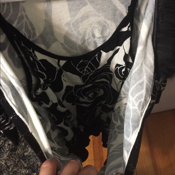 Bebe 2 piece sweater with fur - Picture 3 of 4