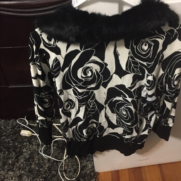 Bebe 2 piece sweater with fur - Picture 4 of 4