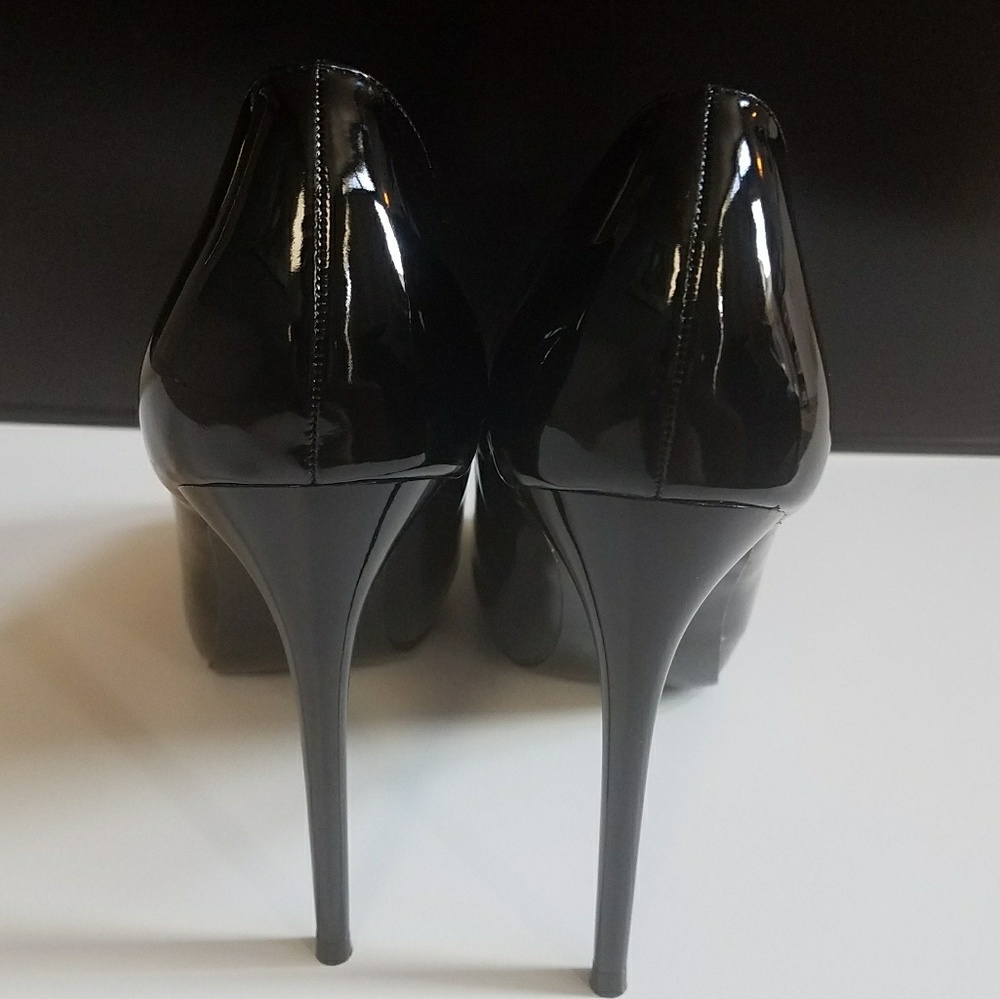 Black heels - Picture 4 of 5