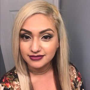 Meet your Posher, Cynthia