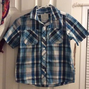 Blue button down tee