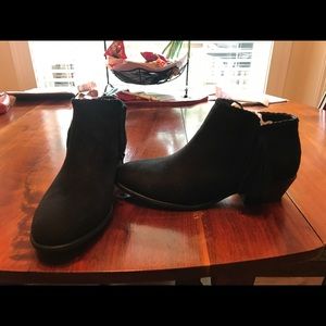 Fringe Swede Booties