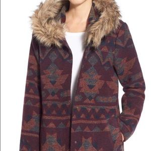BB DAKOTA AZTEC FAUX FUR HOOD - 🆕