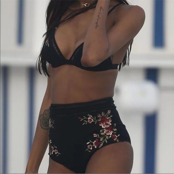 214. Jayda high waist swimsuit - Picture 3 of 4