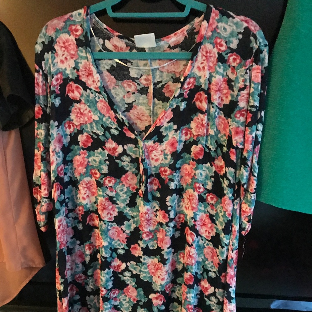 Floral flowy top