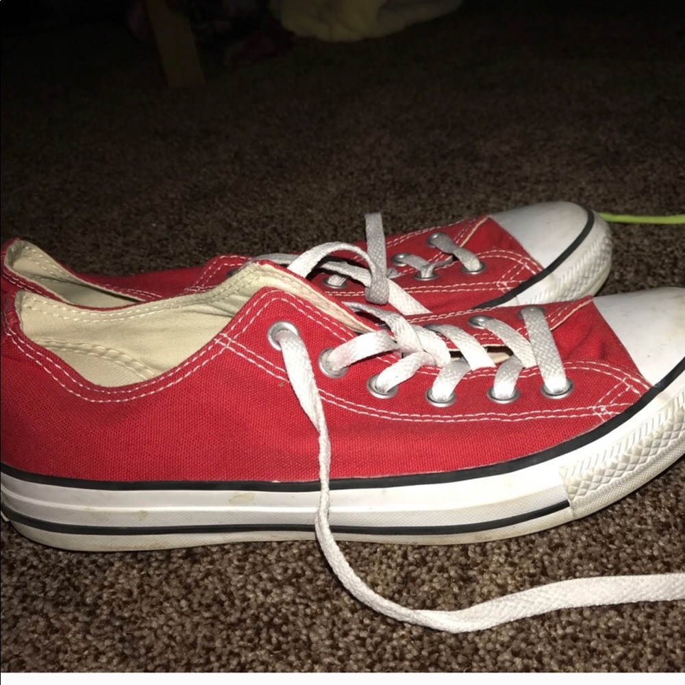 Red converse. Size 9