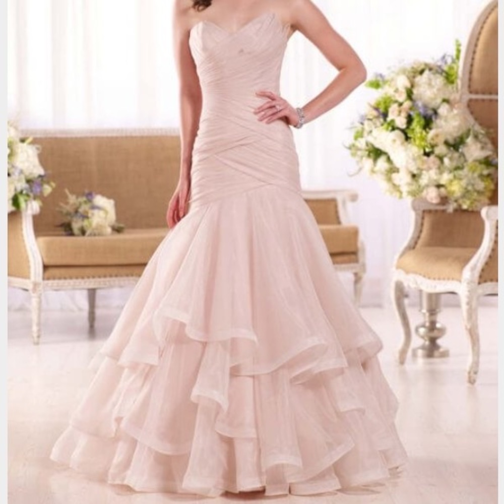Wedding gown essense of australia d2088 moscato