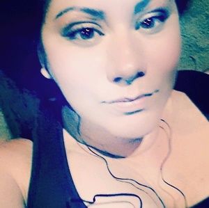 Meet your Posher, Beatriz