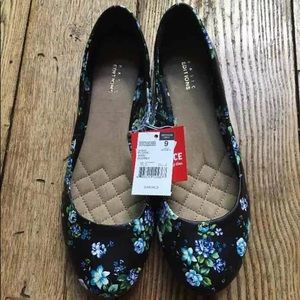 NWT Flats!