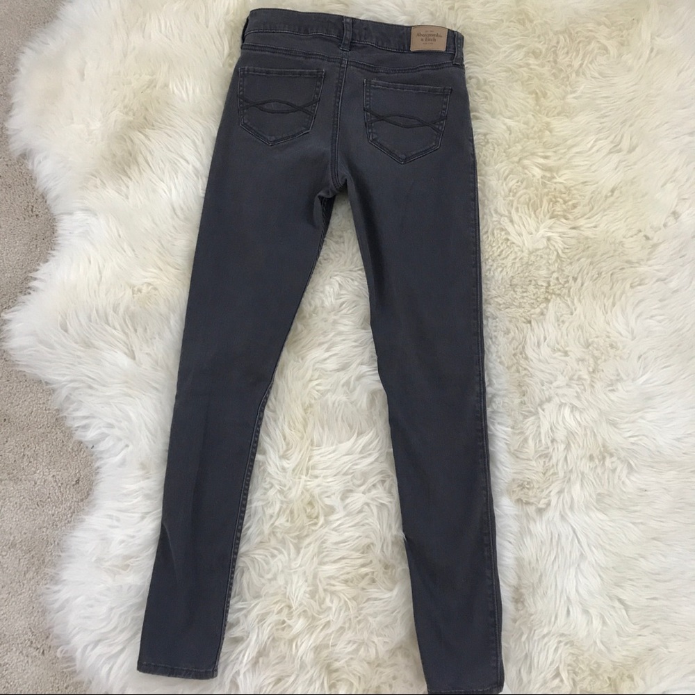Lot 2 pair Abercrombie Stretch pants - Picture 6 of 8