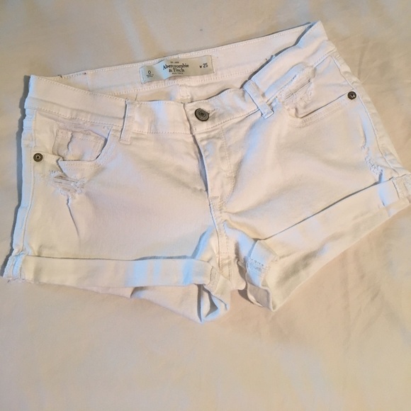 Women's shorts - Picture 1 of 3