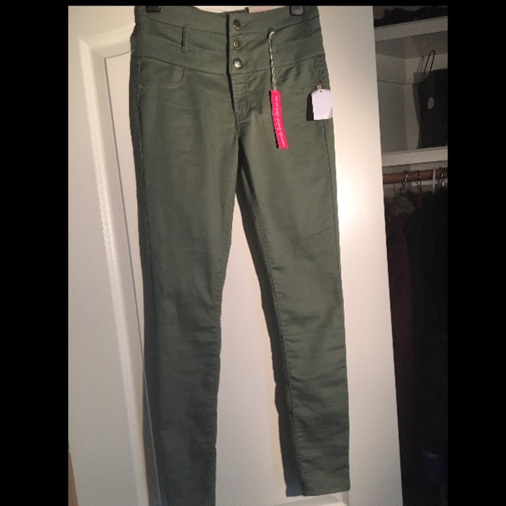 Green khaki pants