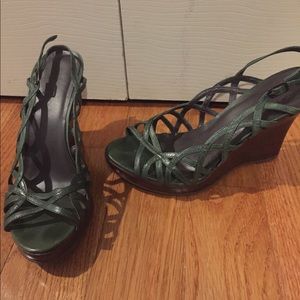 Hunter green platforms