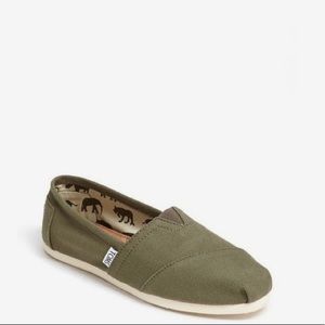 Toms
