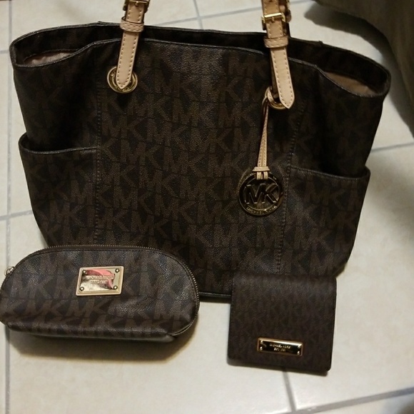 Michael Kors Handbags - Michael Kors Jet Set MK Signiture Brown Leather