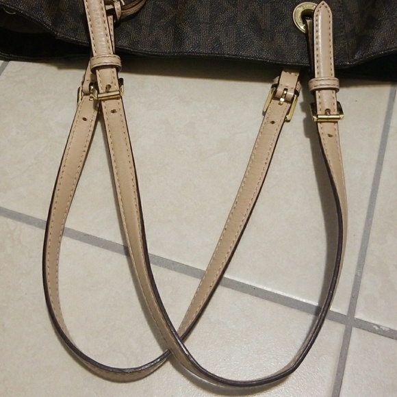 Michael Kors Jet Set MK Signiture Brown Leather - Picture 4 of 8